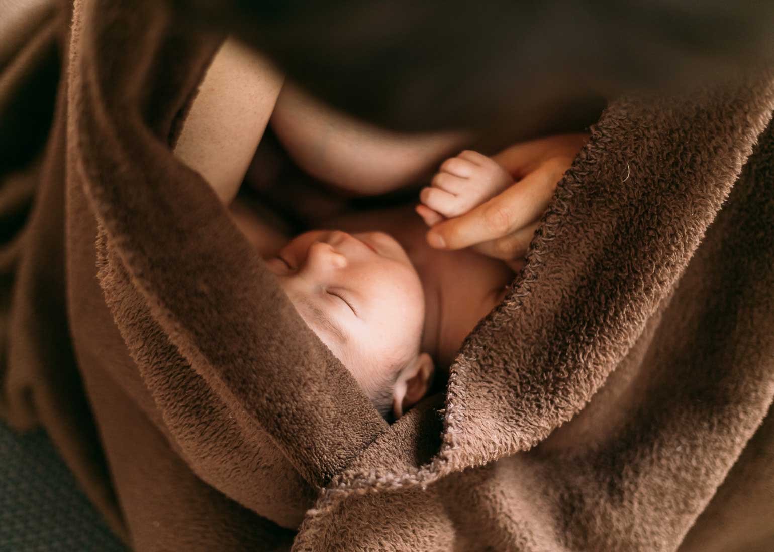 Sesión de fotos de bebé recién nacido en Bilbao bizkaia