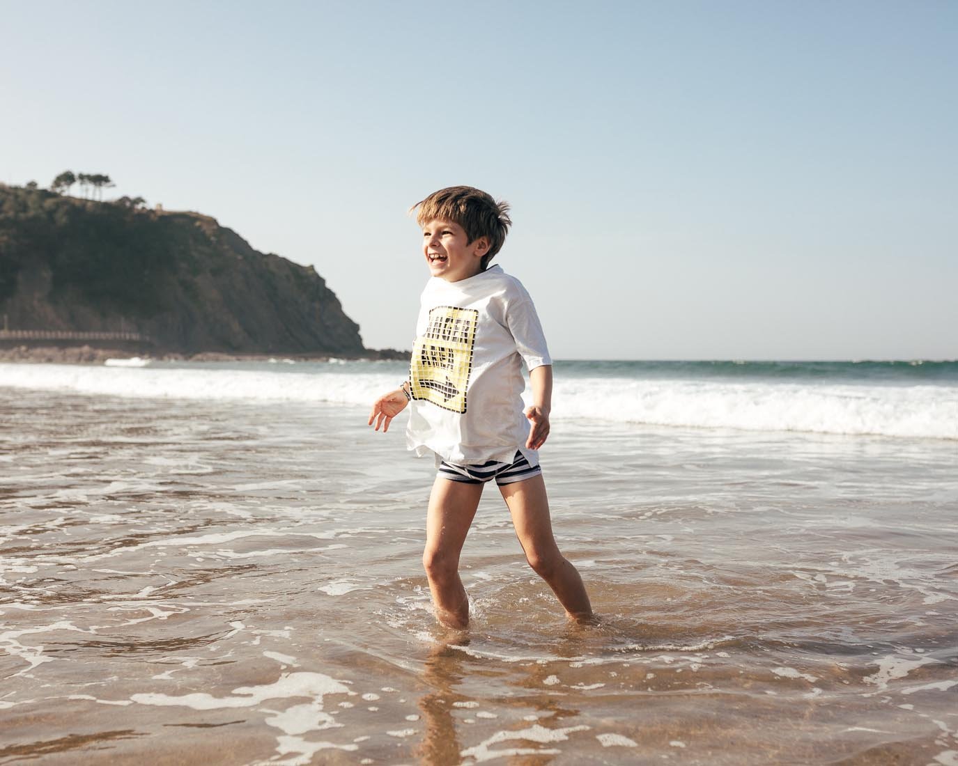 Sesión de fotos de niños en la playa de bakio vizcaya