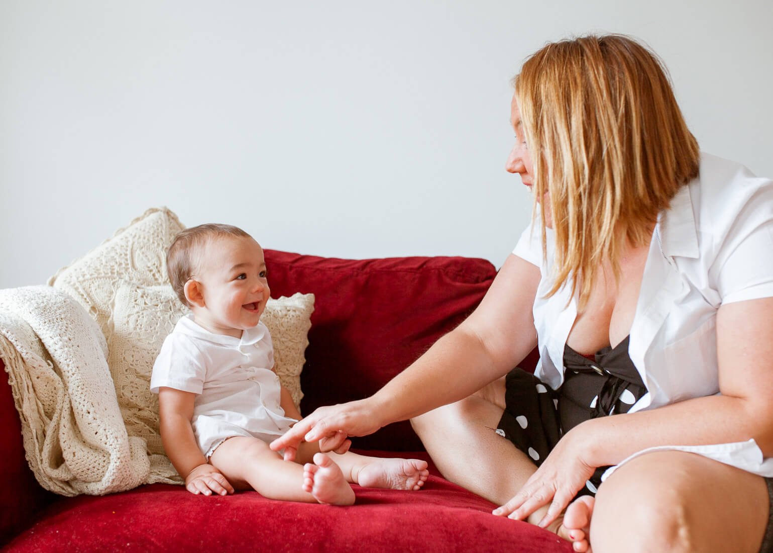 Reportaje de fotos de madre e hijo en casa en bilbao bizkaia